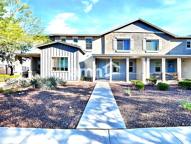 Building Photo - 20715 W Thomas Rd