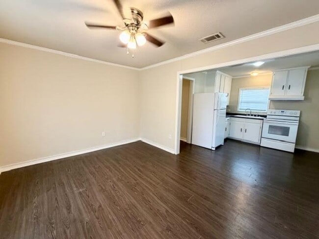 Photo - La Clede Properties Unit 608 LaClede St.  B (upstairs)