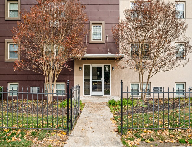 greene-manor-exteriors-8-of-31 - Greene Manor Apartments