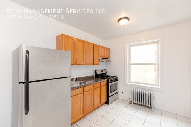 Building Photo - 3055 W Argyle St Unit 3055-1