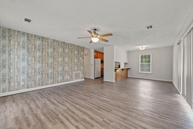 2501 Riverchase Crossing NE