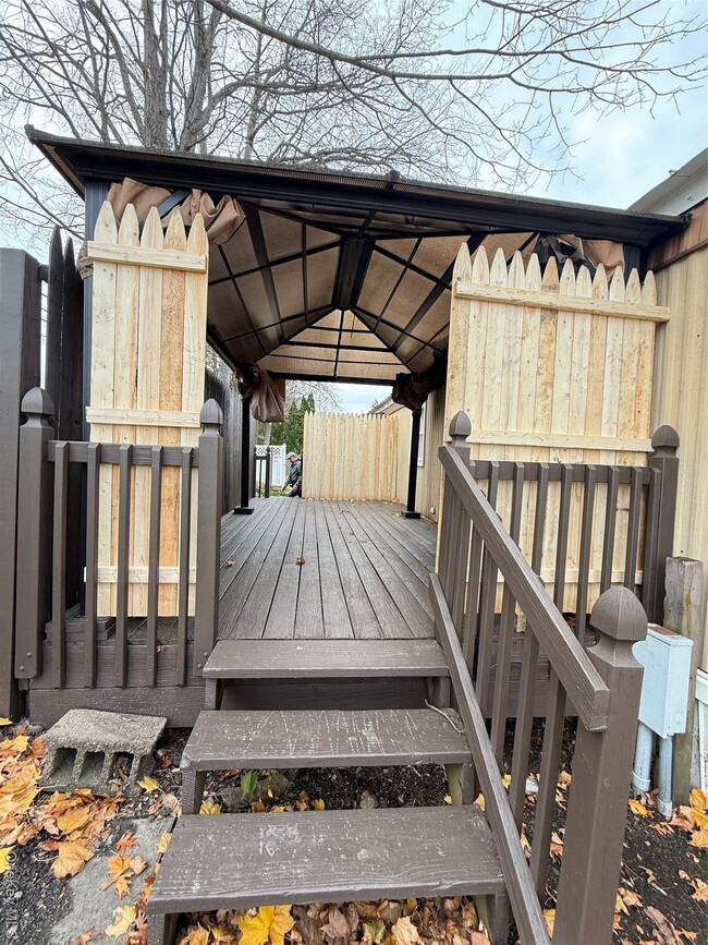 Photo - 349 W Main St