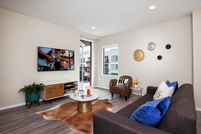 Living area with hard surface flooring - Avalon Dogpatch