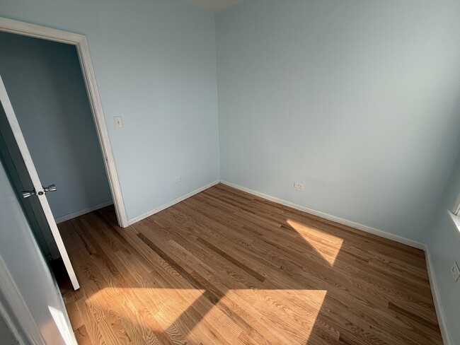 Photo - 411 N Hamlin Ave Unit 2