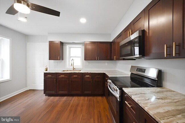 Photo - 74 N 18th St