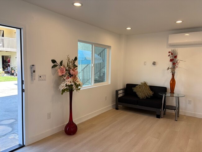 Photo - 2221 Alabama St Unidad # 4