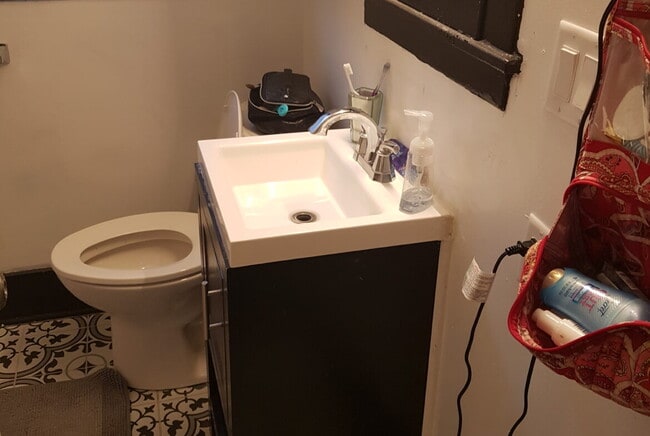 Photo - 1340 Lansing Ave