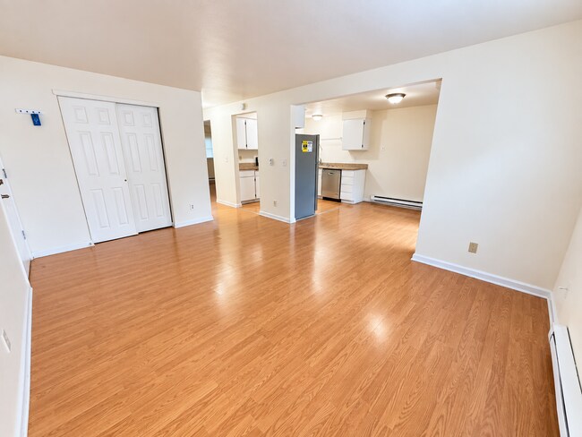 12208 118th Ave E Unit B