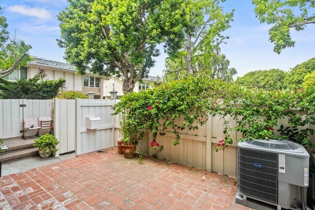 Photo - 5215 Sepulveda Blvd