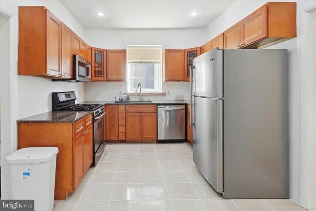 Photo - 7033 Sherwood Rd