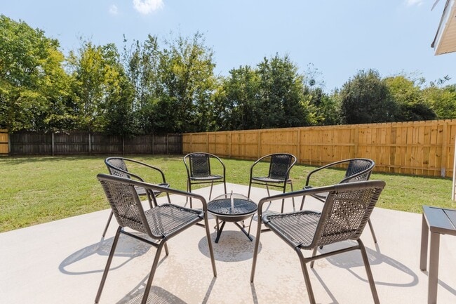 Photo - 103 Kentshire Ln