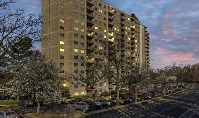 Building Photo - 2500 N Van Dorn St Rental