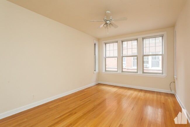 550 W Aldine, Unit 558-N2, Chicago, IL 60657 - 553 W Aldine Ave Apartment