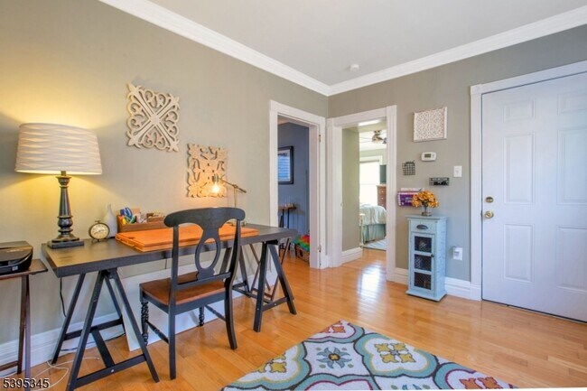 Photo - 142 Forest St