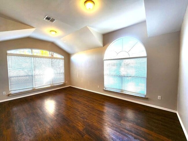 Photo - 3 Bed 2Bath 2 Car in the Westlake Addition NW OKC