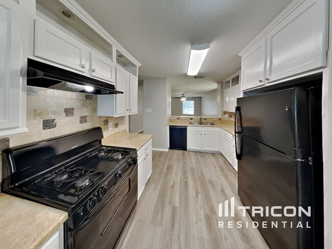 Photo - 614 Harpswell Ln