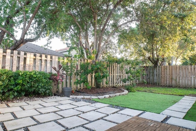 Photo - 16410 Sapphire Bend