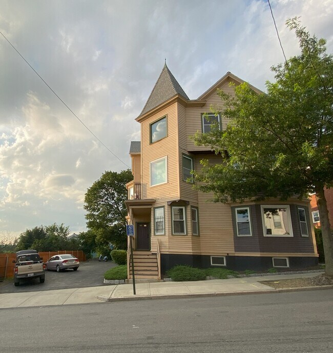 Photo - 42 Cypress St Apartments Unit 3