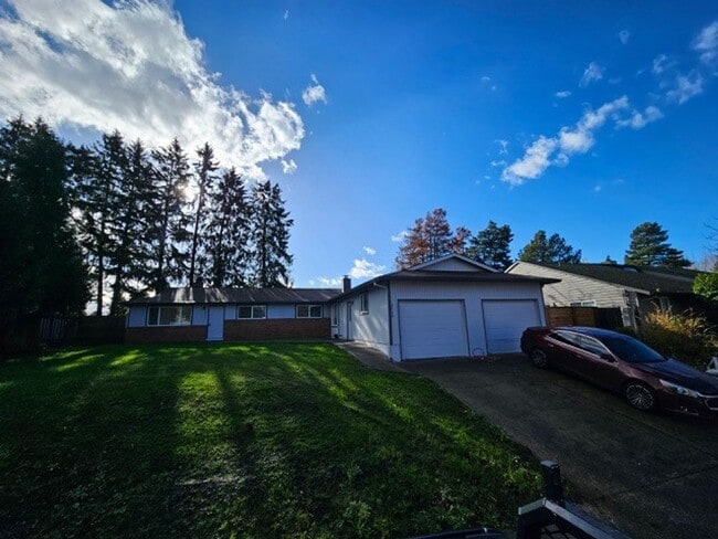 Building Photo - Charming 2-Bedroom Home with Garage in Prime Gresham Location