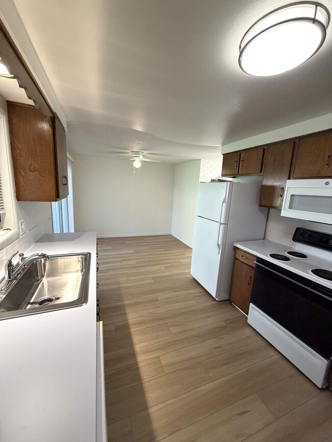 Photo - 745 E 43rd Ave