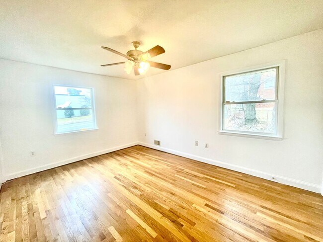 Photo - 8800 Sterling St