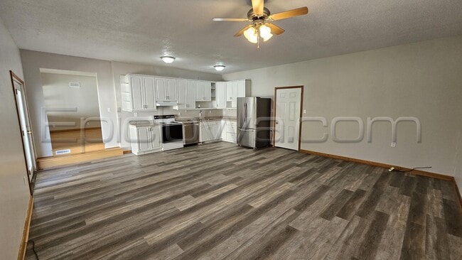 Photo - 1617 Center Point Rd NE