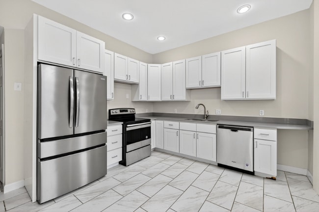 Photo - 2710 Geyer Ave