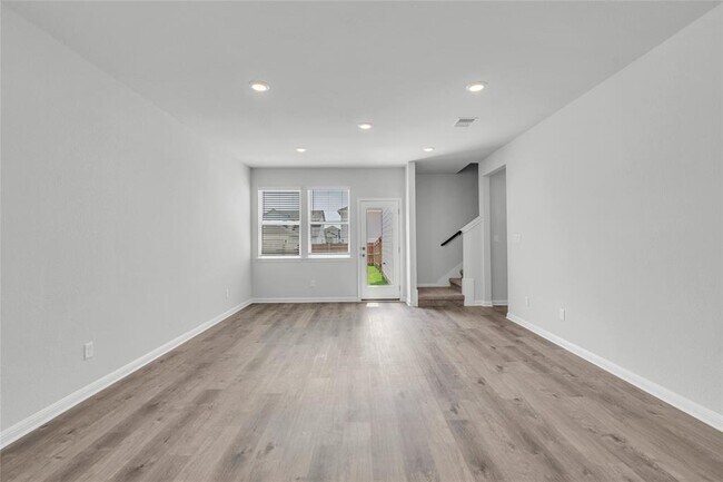 Photo - 2412 Ekvall Dr
