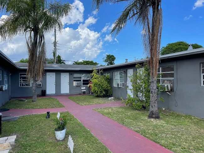 Building Photo - 5685 Flagler St Rental