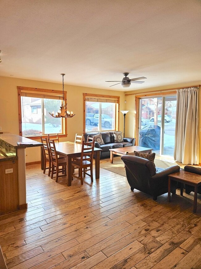 Building Photo - Two Bedroom Ski Lease in the Boulders Unit 1