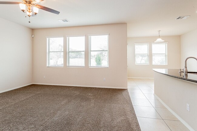 Photo - 3 Bedrooms, 2.5 Bathrooms – Stylish and Co...