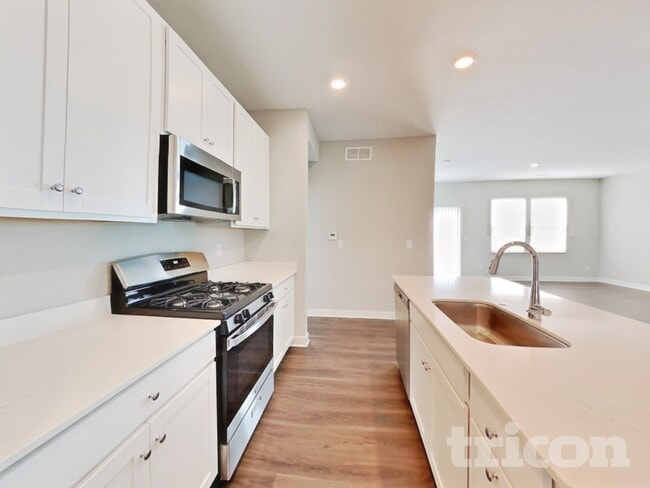 Photo - 224 Bluestem Ln