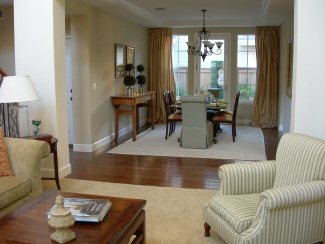 Photo - 60 Laurelwood Dr