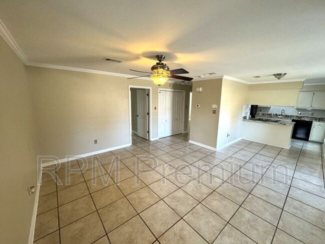 Photo - 1027 Barrington Dr Unidad A