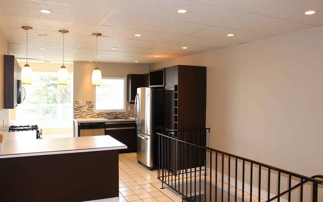 Photo - 307 11th St E