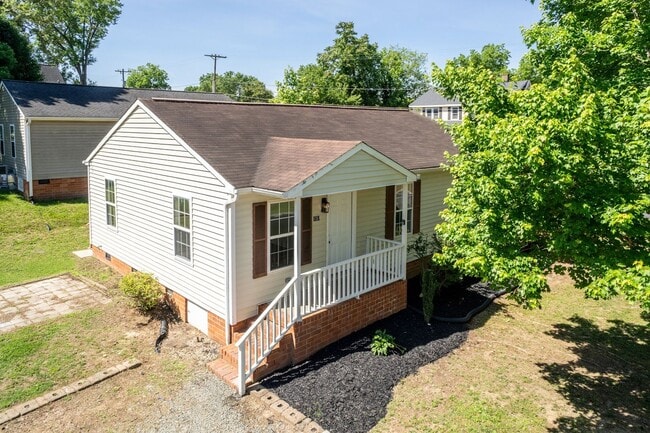 Photo - Three Bedroom Home Move in ready!