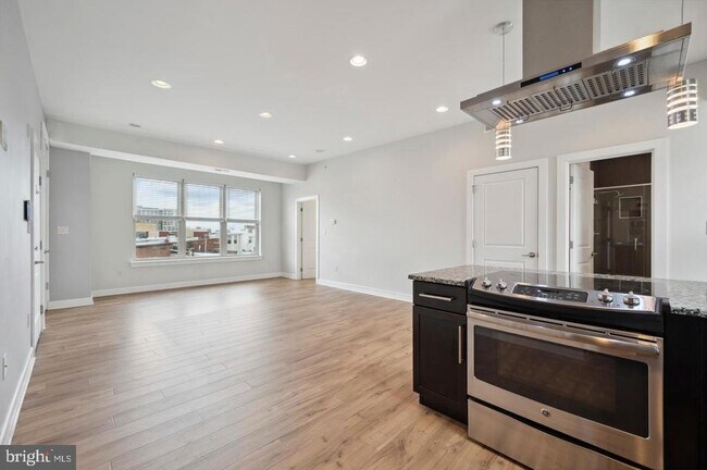 714 N Chadwick St Unit 6