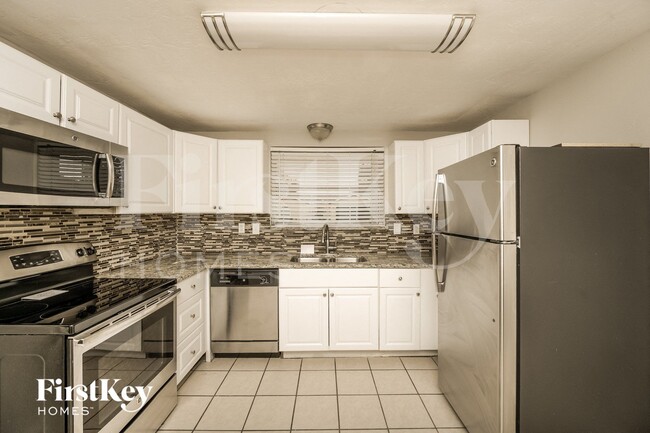 Photo - 8215 Winthrop Dr