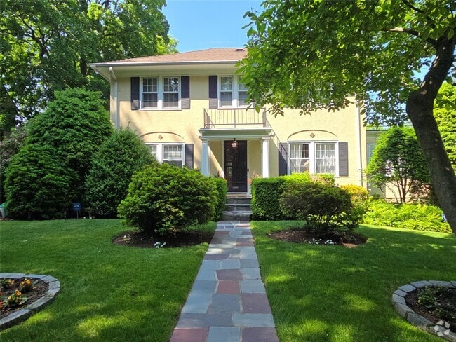 Building Photo - 89 Park Dr Rental