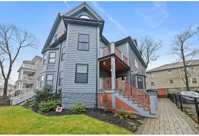 Building Photo - 101 Rosseter St Unit 101