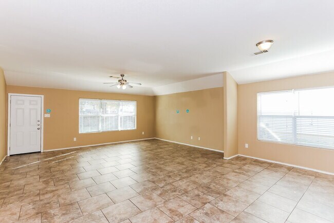 Photo - 144 Triumph Rd