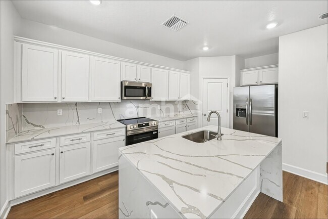 Photo - 2709 Radha Wy