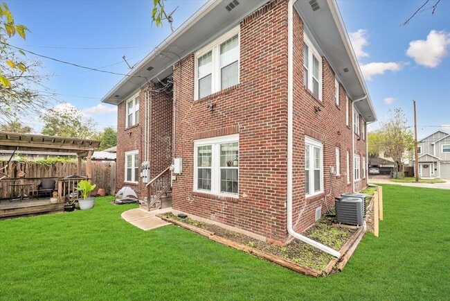 Photo - 4114 Lamar St