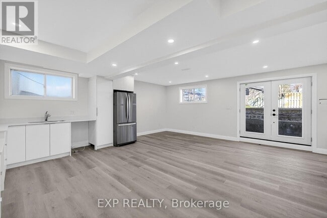 Photo - 2580 Noella Crescent