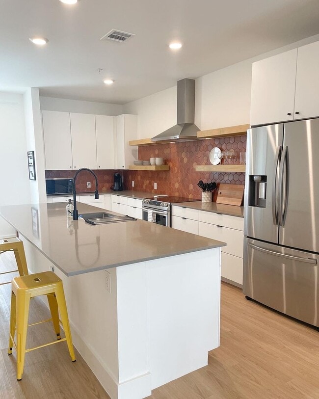 Photo - 2709 E 5th St.