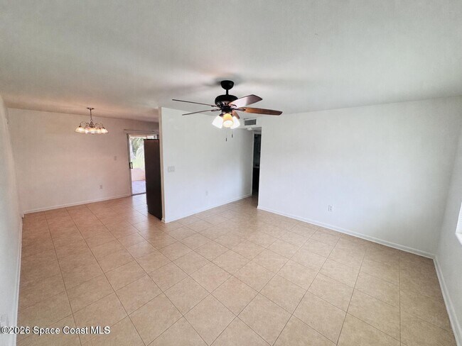 Photo - 1812 Oakwood Dr