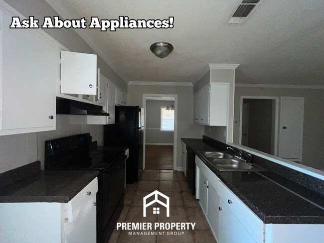 Photo - 5037 Woodlark Ave