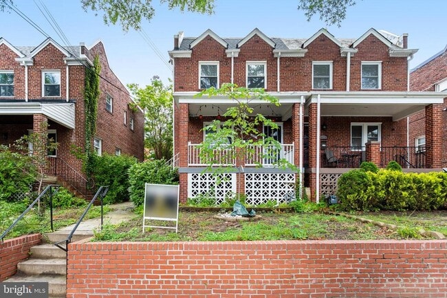 Building Photo - 4627 12th St NE Rental