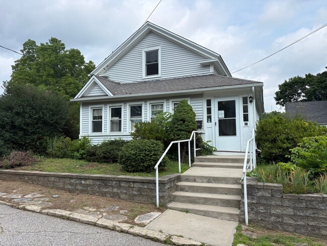 Building Photo - 27 Ash Ave