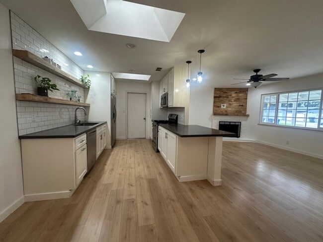 Photo - AMAZING INTERIOR 4 BEDROOM / 2 BATHROOM REMODELED HOUSE
